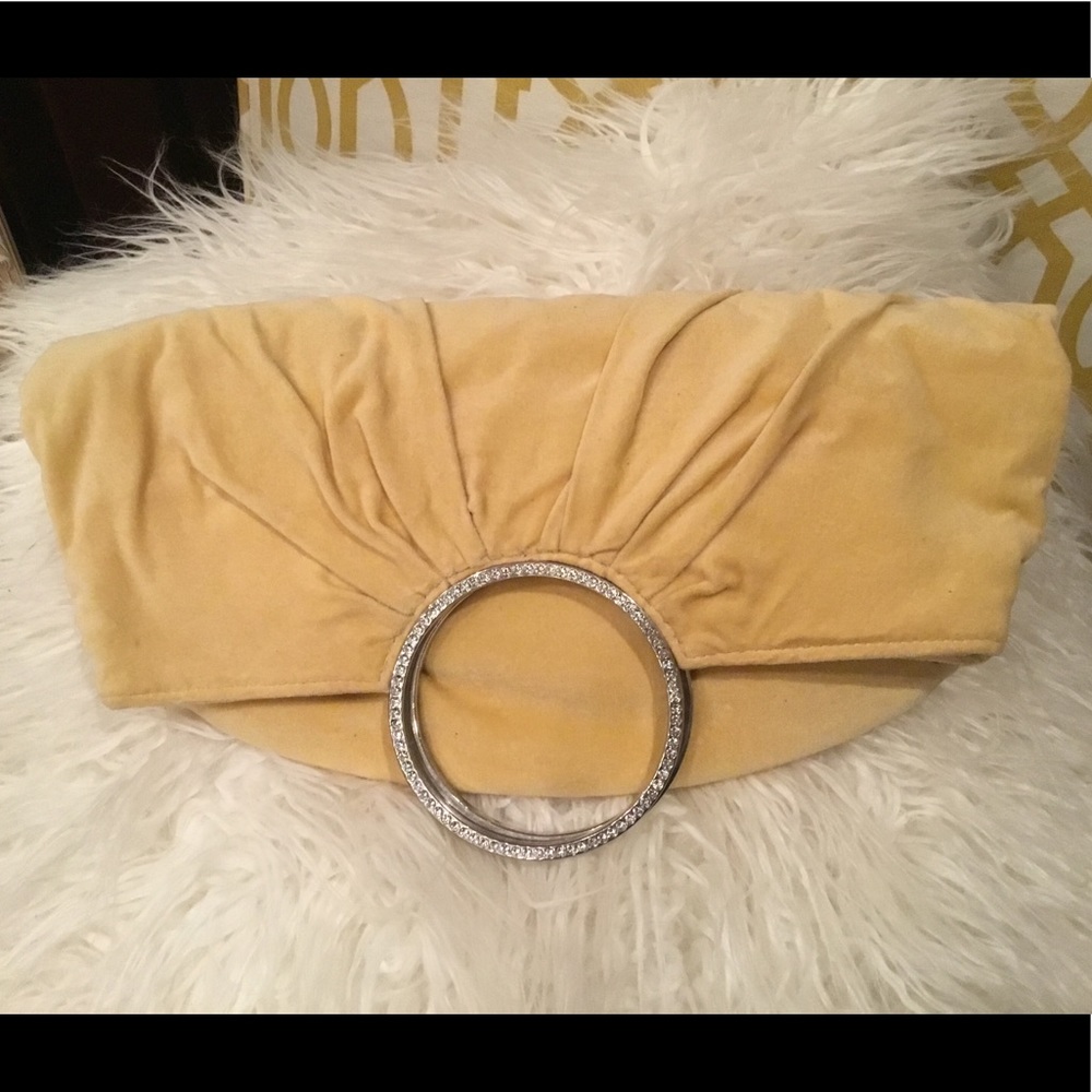 Like New Gap Clutch